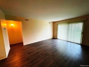 902 Chestnut Hill Dr in Auburn Hills, MI - Building Photo - Building Photo