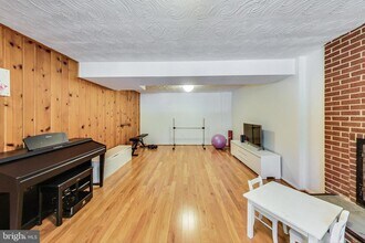 6515 E Halbert Rd in Bethesda, MD - Building Photo - Building Photo