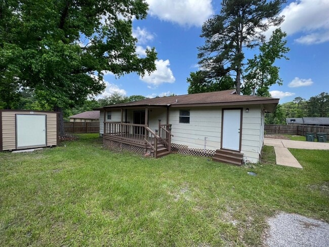 3058 Old Colony Rd in Huntsville, TX - Building Photo - Building Photo