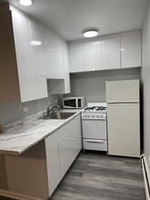 510 W Fullerton Pky, Unit 204 in Chicago, IL - Building Photo - Building Photo