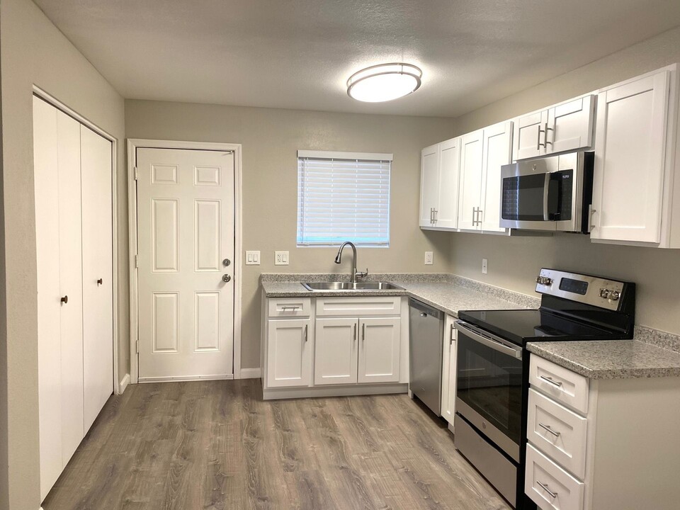 Beautiful Renovations with Washer and Drye... in Mesa, AZ - Building Photo