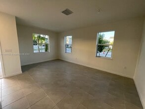 29111 SW 165th Ave in Homestead, FL - Foto de edificio - Building Photo