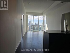 5168 Yonge St in Toronto, ON - Building Photo - Building Photo
