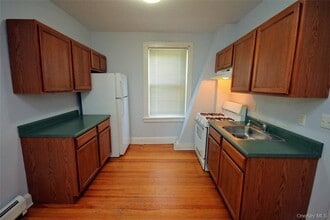 11 N Liberty Dr in Stony Point, NY - Building Photo - Building Photo