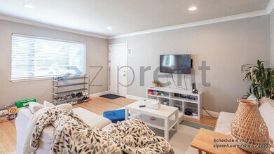 134 Kittoe Dr in Mountain View, CA - Foto de edificio - Building Photo