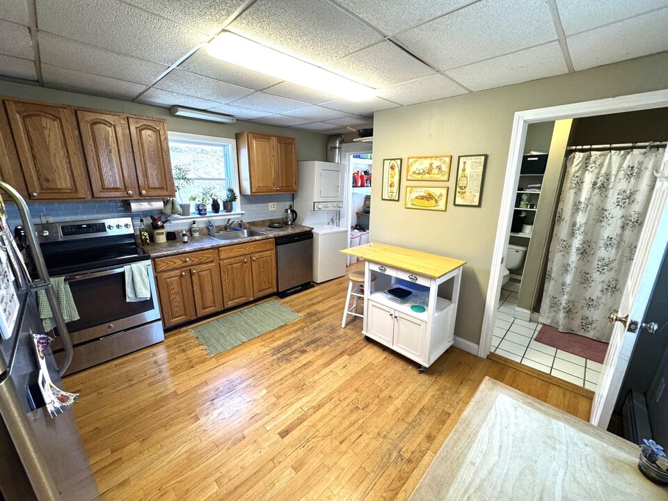 735 Somerville Ave, Unit 3 in Somerville, MA - Foto de edificio