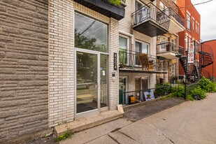 4554 De Brébeuf Rue in Montréal, QC - Building Photo