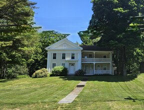 202 Main St in New Hartford, CT - Building Photo - Building Photo