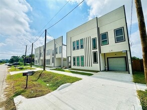 8132 Penrod St in Houston, TX - Building Photo - Building Photo