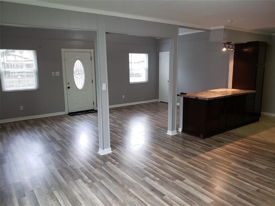 1820 Cardinal Dr in League City, TX - Foto de edificio