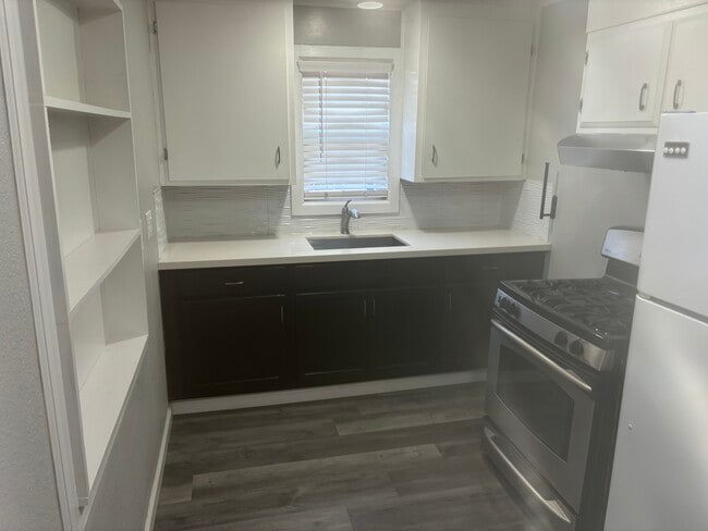 2221 19th Ave in Sacramento, CA - Building Photo - Building Photo