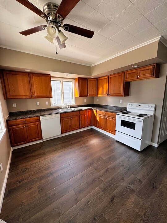 17 Wood St, Unit Lower in Batavia, NY - Building Photo