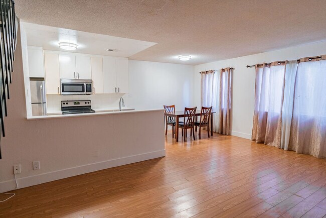 2209 Peppertree Way, Unit 2209 Peppertree #3 in Antioch, CA - Building Photo - Building Photo