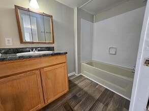 2400 Oaklawn Blvd in Hopewell, VA - Building Photo - Building Photo