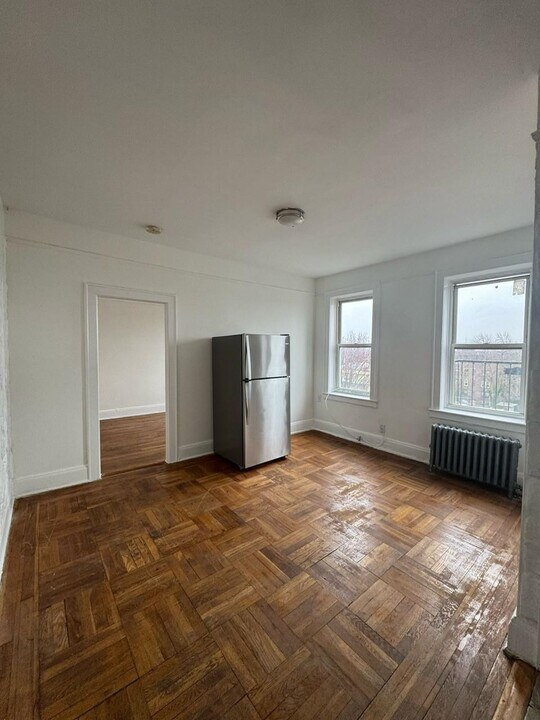 38-40-40 Kelly Pkwy in Bayonne, NJ - Building Photo