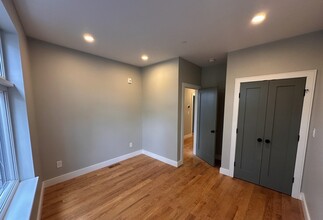 16 Baker Ct, Unit 1 in Boston, MA - Building Photo - Building Photo