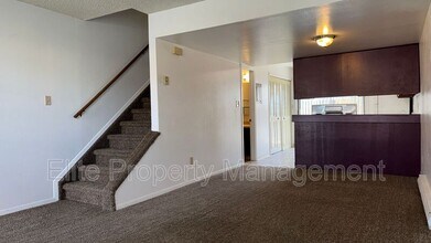 25 Royal Crest Dr in Pueblo, CO - Building Photo - Building Photo