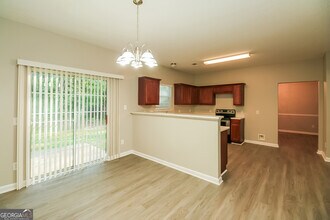 6417 Polar Fox Ct in Riverdale, GA - Building Photo - Building Photo