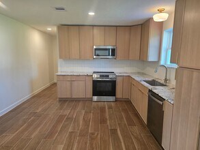 803 Coleman St in Dayton, TX - Building Photo - Building Photo