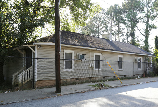 1081 Fair St SW in Atlanta, GA - Foto de edificio - Building Photo