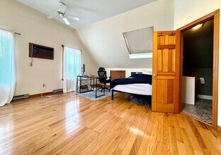 30 Lincoln Rd in Newton, MA - Building Photo - Building Photo