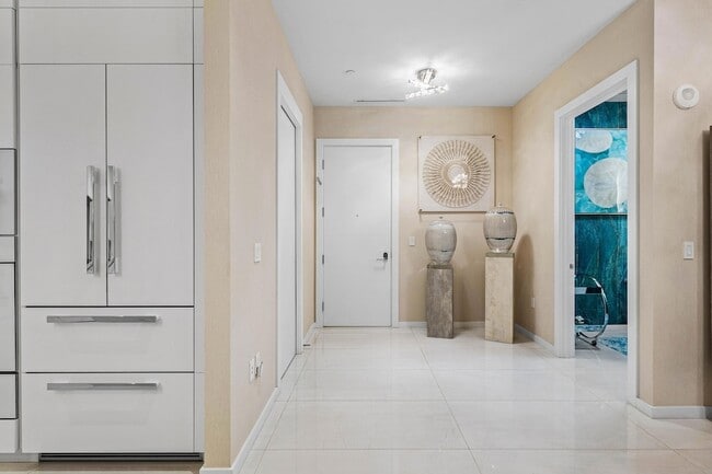 200 SE Mizner Blvd, Unit 104 in Boca Raton, FL - Building Photo - Building Photo