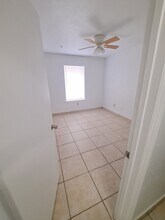 2360 SW Archer Rd in Gainesville, FL - Foto de edificio - Building Photo