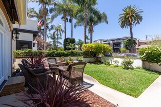 816 Delaware St in Huntington Beach, CA - Foto de edificio - Building Photo