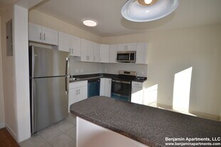 1139 Commonwealth Ave, Unit 7 in Boston, MA - Building Photo
