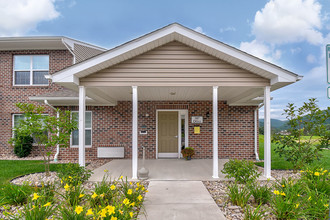 Bayridge Greene in Keyser, WV - Foto de edificio - Building Photo