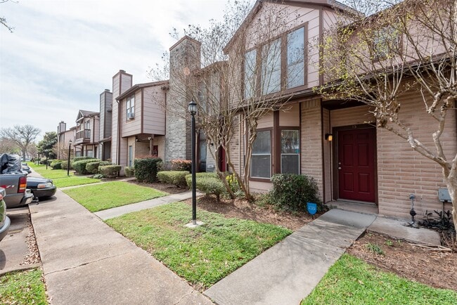 12400 Brookglade Cir