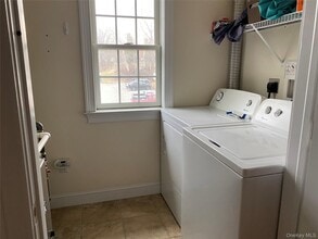 27 N Main St in Florida, NY - Building Photo - Building Photo