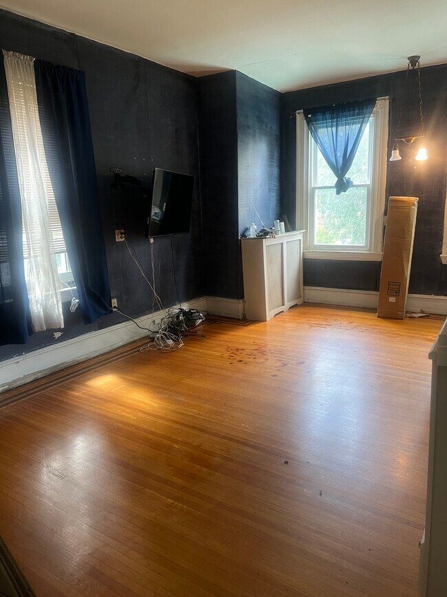 property at 5124 N Broad St