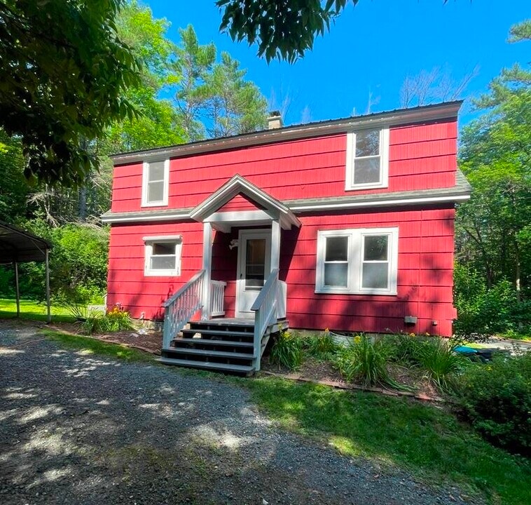 39 Gibson Rd in Hanover, NH - Building Photo