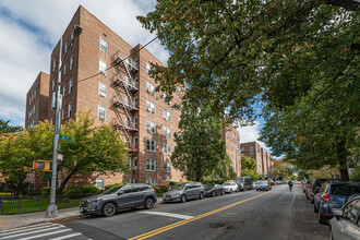 Queen Anne Apartments in Jackson Heights, NY - Building Photo - Building Photo