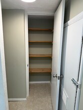 3300 15th Ave in Rock Island, IL - Foto de edificio - Building Photo