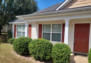 403 Foot Log Ln in Hogansville, GA - Building Photo - Building Photo