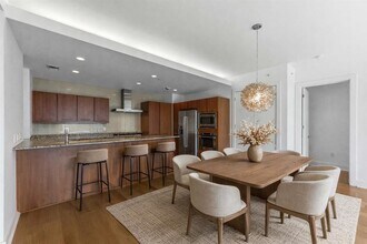 210 Lee Barton Dr in Austin, TX - Building Photo - Building Photo