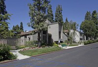 Ashwood Gardens Apartments photo'