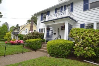 25 Bothfeld Rd in Newton, MA - Building Photo - Building Photo