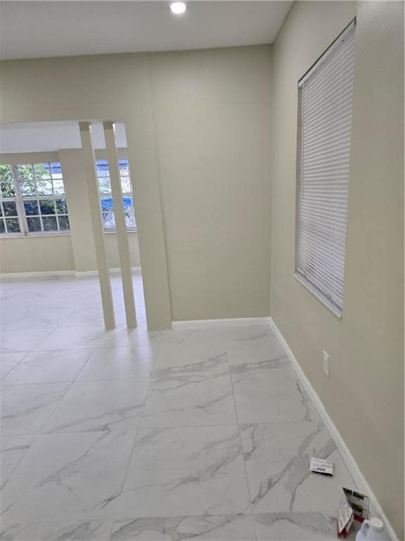 1601 NE 182nd St in North Miami Beach, FL - Building Photo - Building Photo