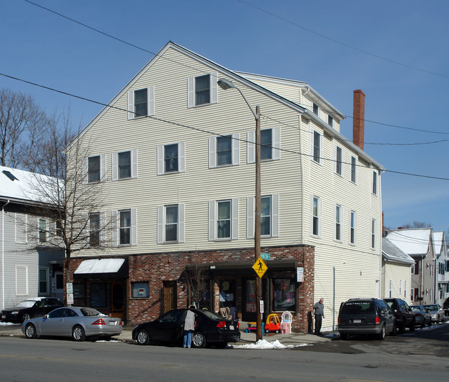 136 Boston St in Salem, MA - Building Photo - Building Photo