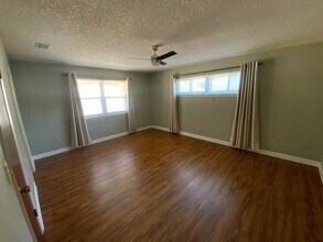 129 12th Ave in Shalimar, FL - Building Photo - Building Photo