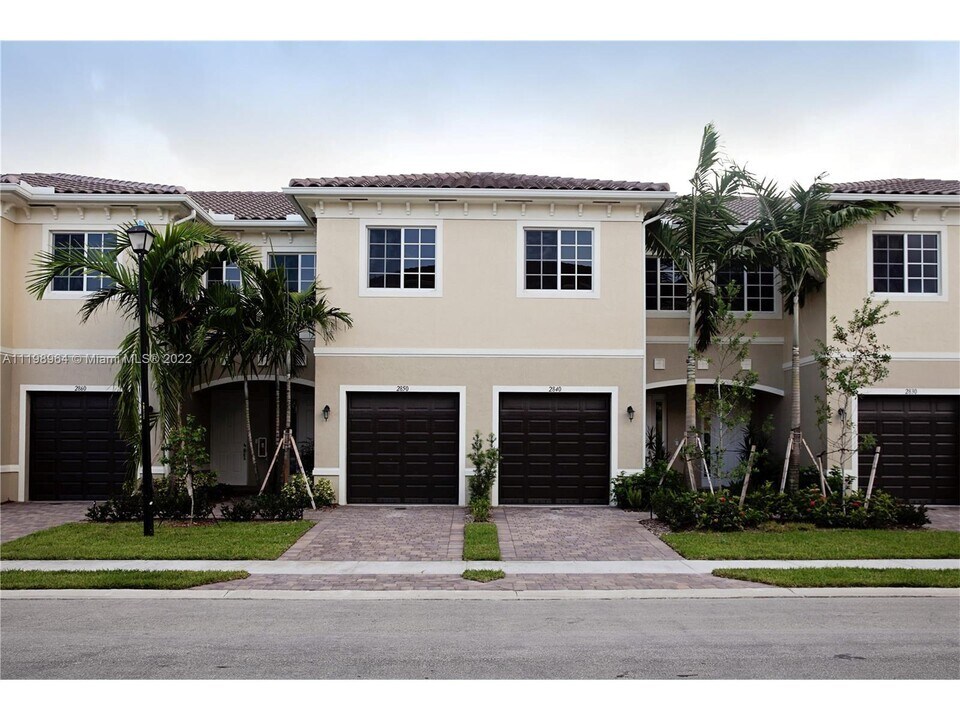 2579 SW 81st Ter, Unit 2581 in Miramar, FL - Building Photo