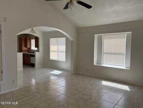 11803 Kings Arms Ct in El Paso, TX - Building Photo - Building Photo
