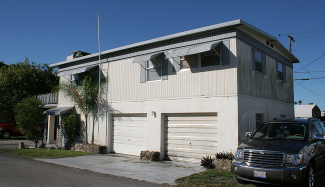 Lone Oak Park Lone Oak Park Lone Oak Park in Palmetto, FL - Building Photo - Building Photo