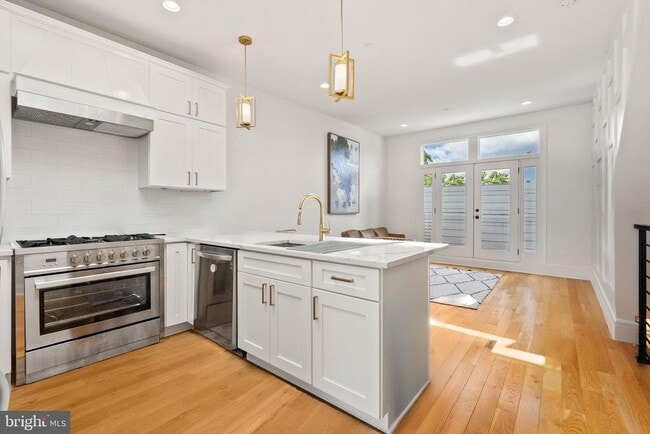 property at 1315 Trinidad Ave NE