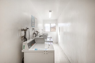 1532 W. 257th St. in Harbor City, CA - Foto de edificio - Interior Photo