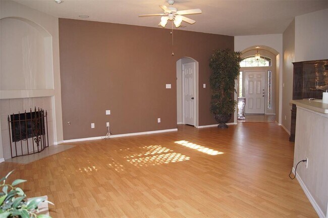 11903 Belle Ct in Pinehurst, TX - Building Photo - Building Photo