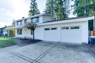 12225 105th Ave NE in Kirkland, WA - Building Photo - Building Photo